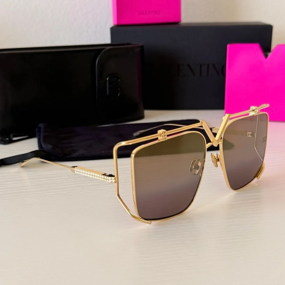 NWT Valentino V-Light Gold Square Sunglasses VLS-116B GLD